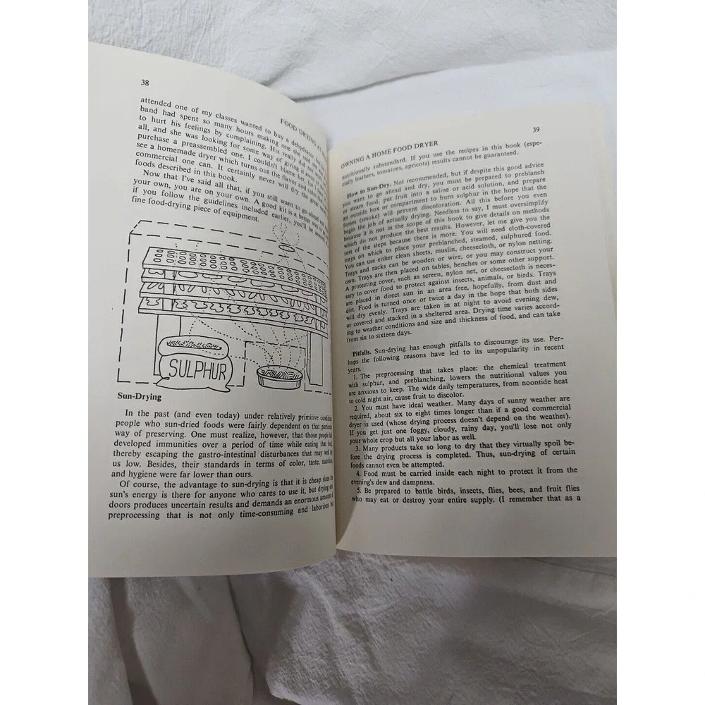 Vintage 1976 FOOD DRYING AT HOME‎ THE NATURAL WAY Cookbook Recipes Cook Book